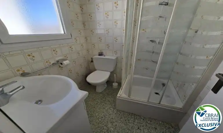 Bany de Casa o xalet en venda en Empuriabrava amb Calefacció, Terrassa i Piscina