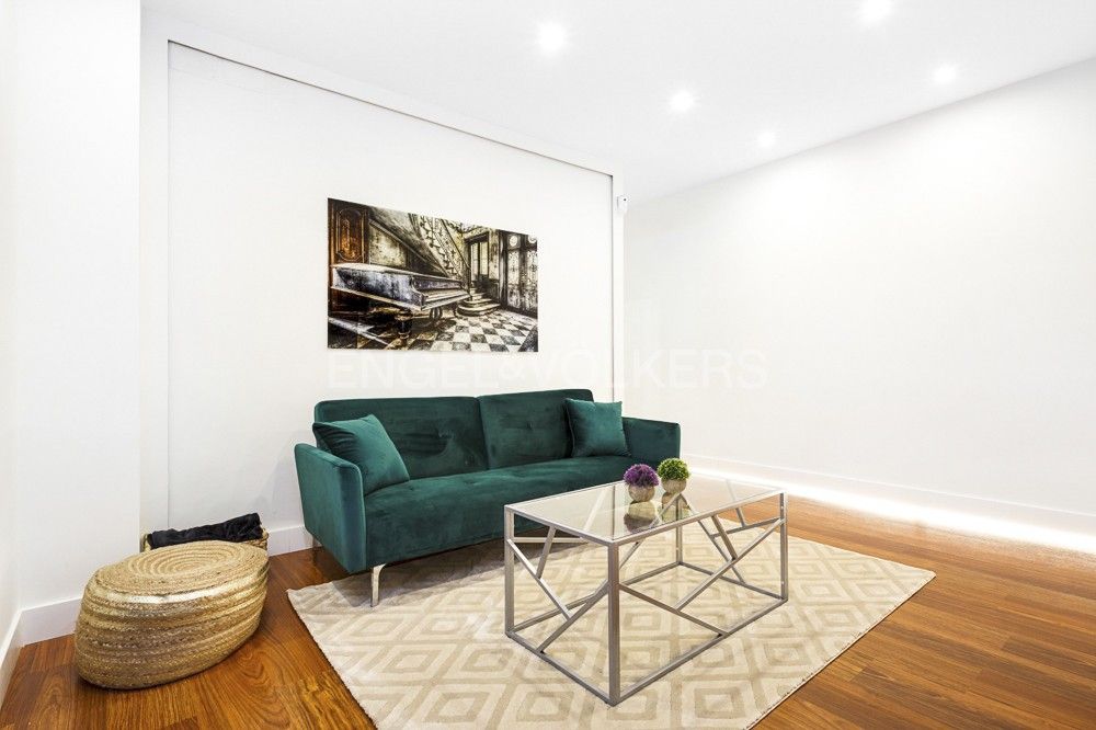 Sala de estar de Apartamento en venta en  Madrid Capital con Aire acondicionado, Calefacción y Parquet