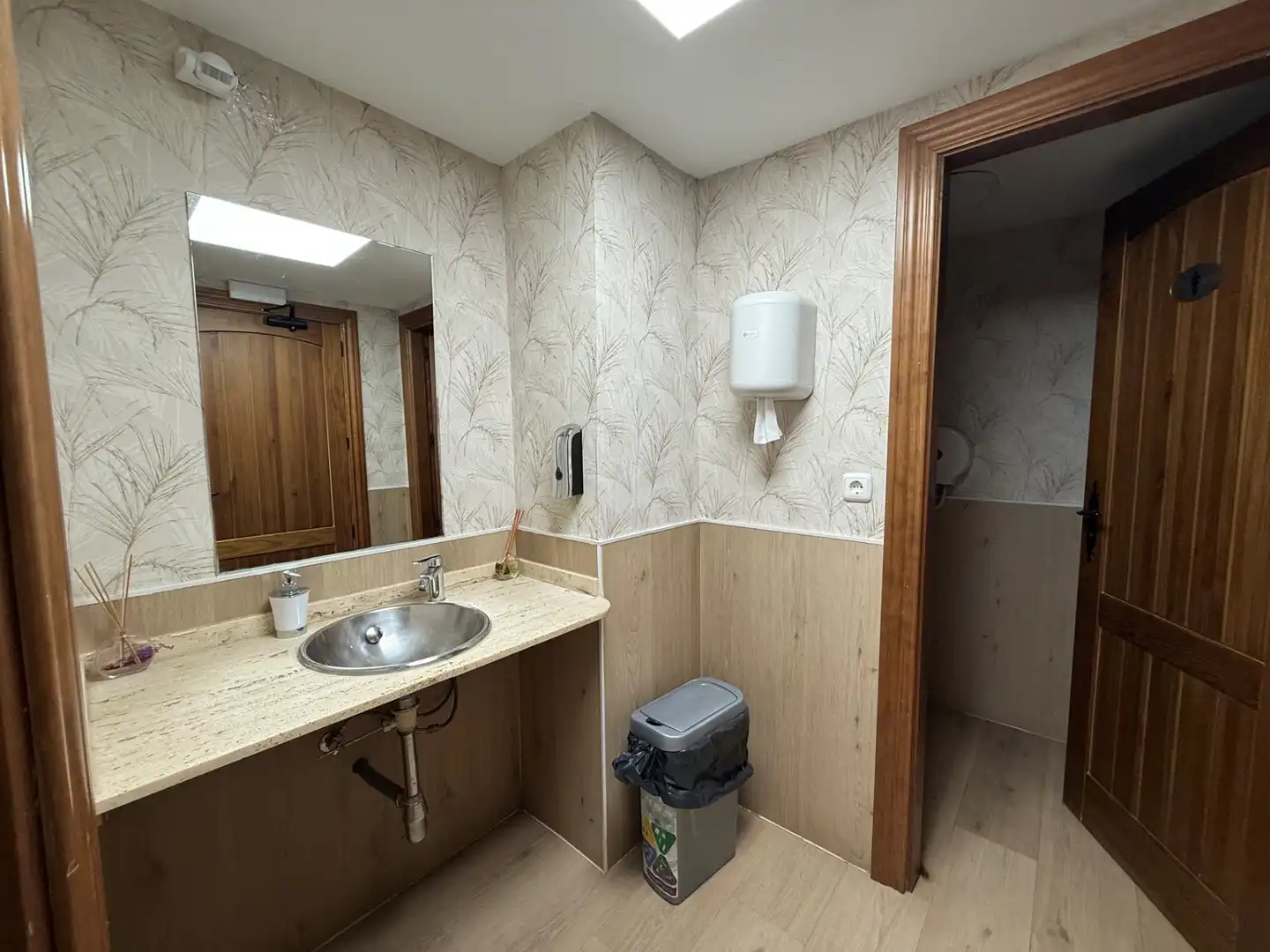 Business premises for transfer in Genil, imagen 26