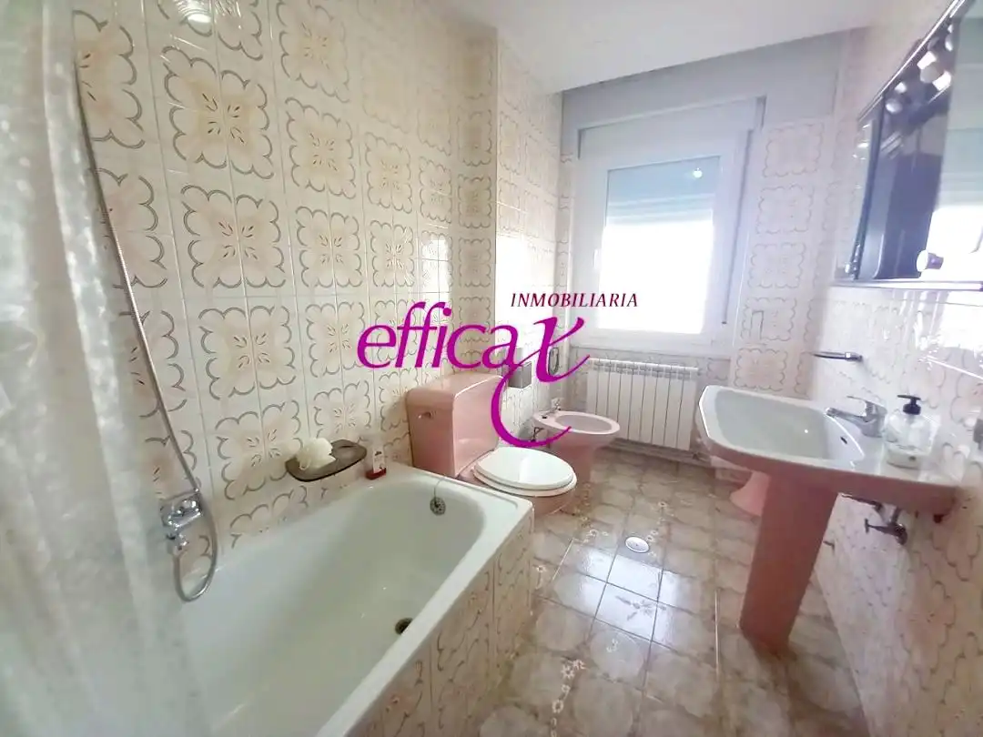 Baño de Piso en venta en Torrijos con Calefacción