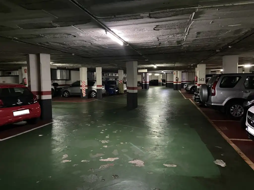 Einzelparkplatz zum Verkauf in Avinguda Josep Tarradellas, imagen 3