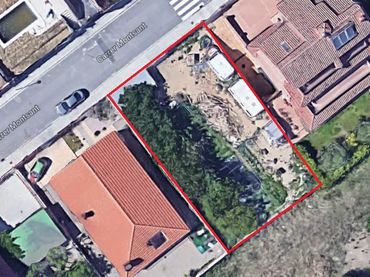 Terreny residencial en venda a Carrer Montsant 50