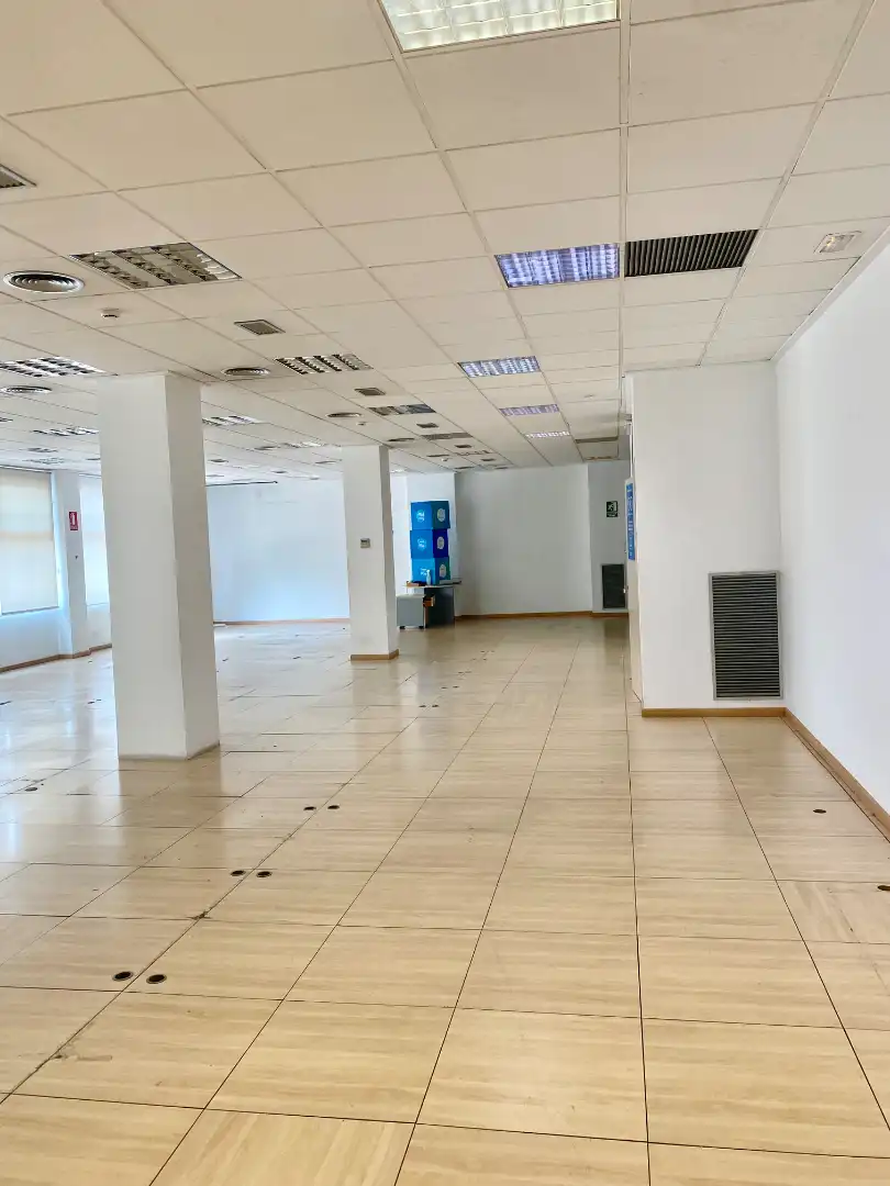Local en venda en Albacete amb Aire condicionat, Calefacció i Moblat