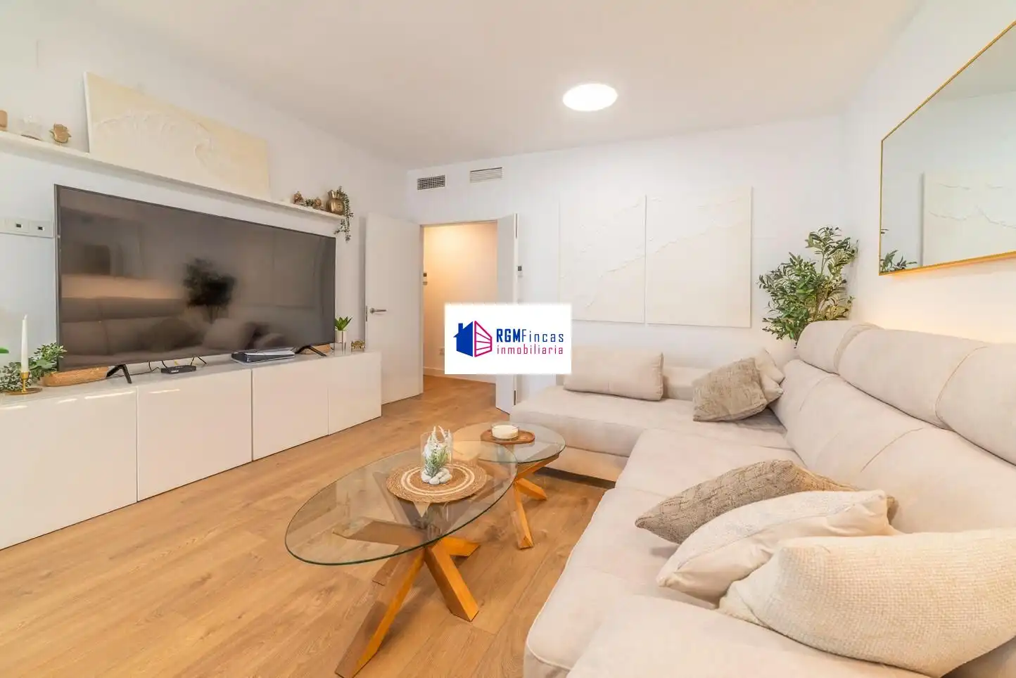 Sala de estar de Piso en venta en Sevilla con Aire acondicionado, Calefacción y Jardín privado