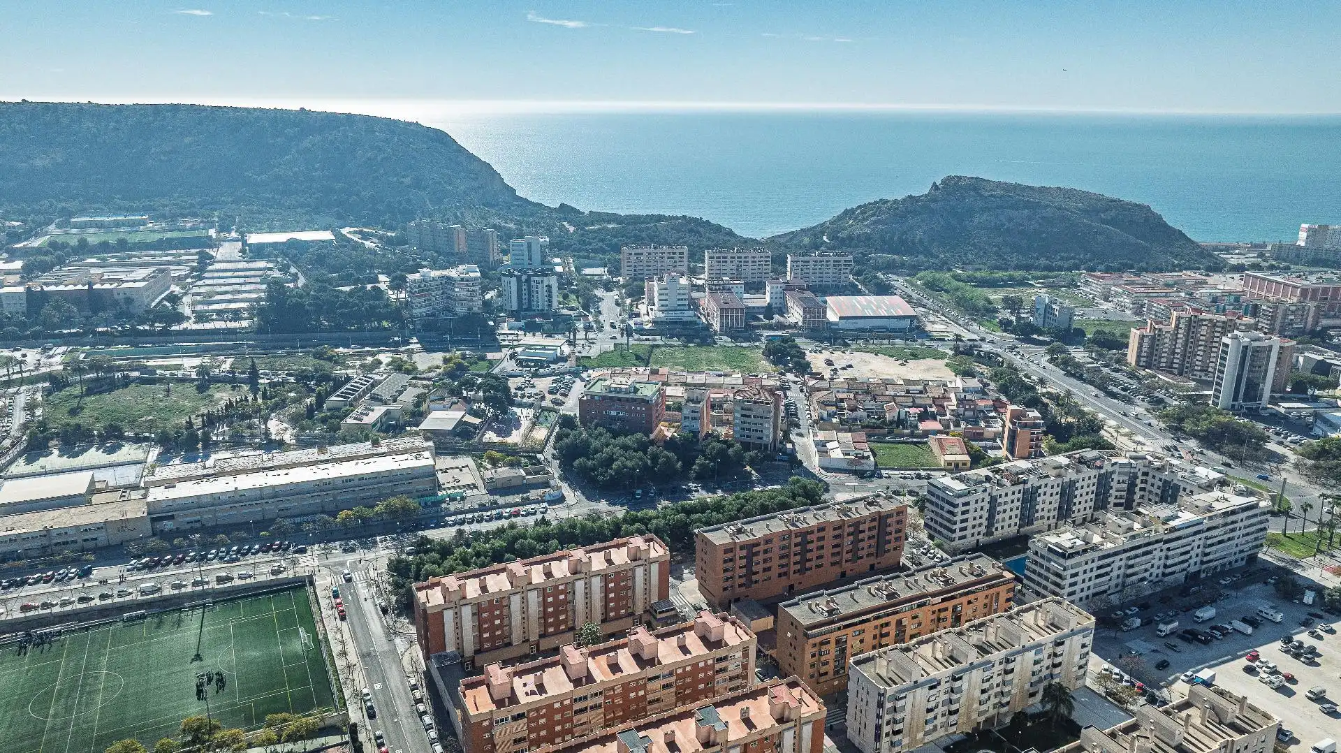 Vista exterior de Ático en venta en Alicante / Alacant con Calefacción, Jardín privado y Terraza