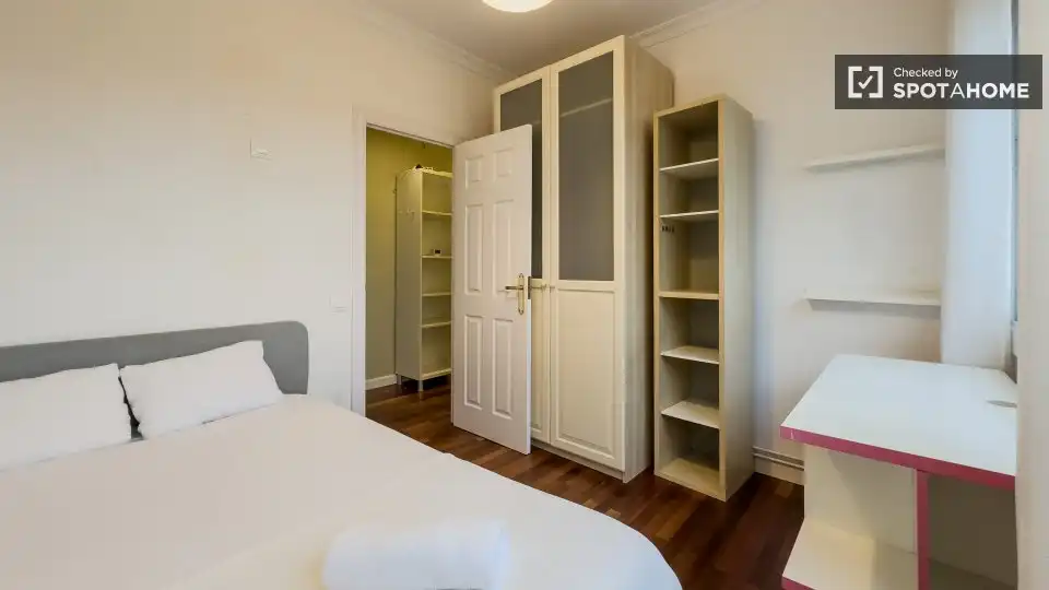 Habitación en La Nova Esquerra de l'Eixample