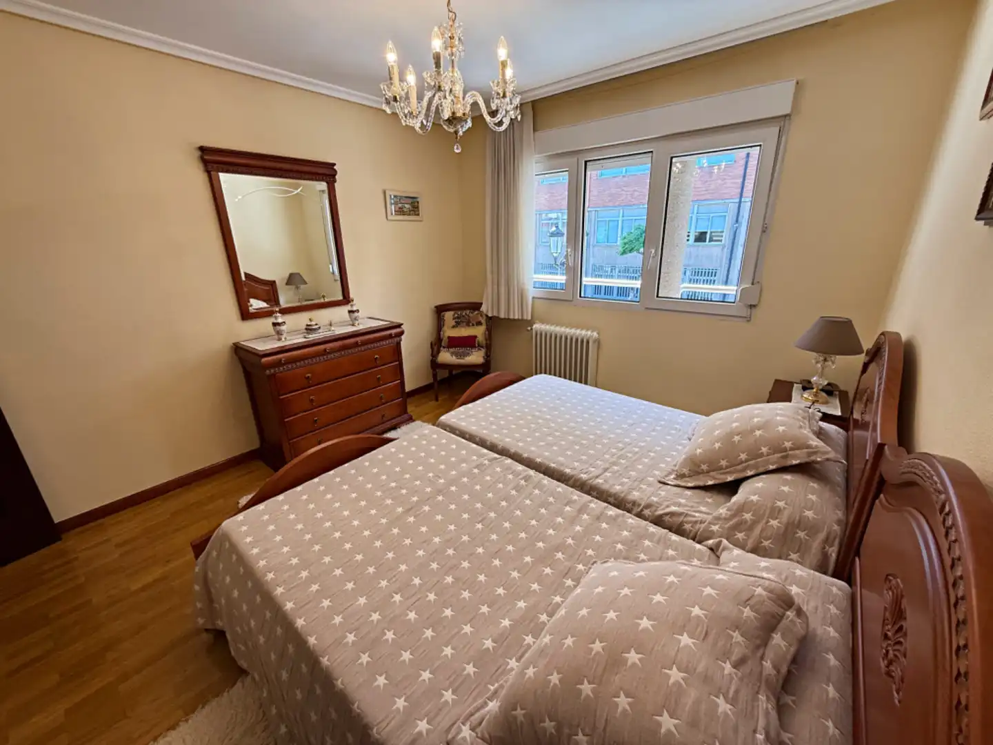 Habitación de Casa adosada en venta en Oviedo  con Calefacción, Jardín privado y Parquet