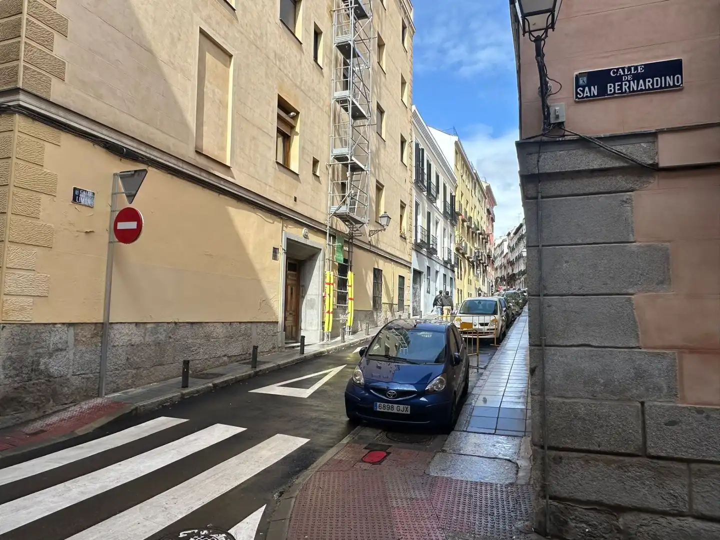 Außenansicht von Geschaftsraum zur Miete in Madrid mit Klimaanlage