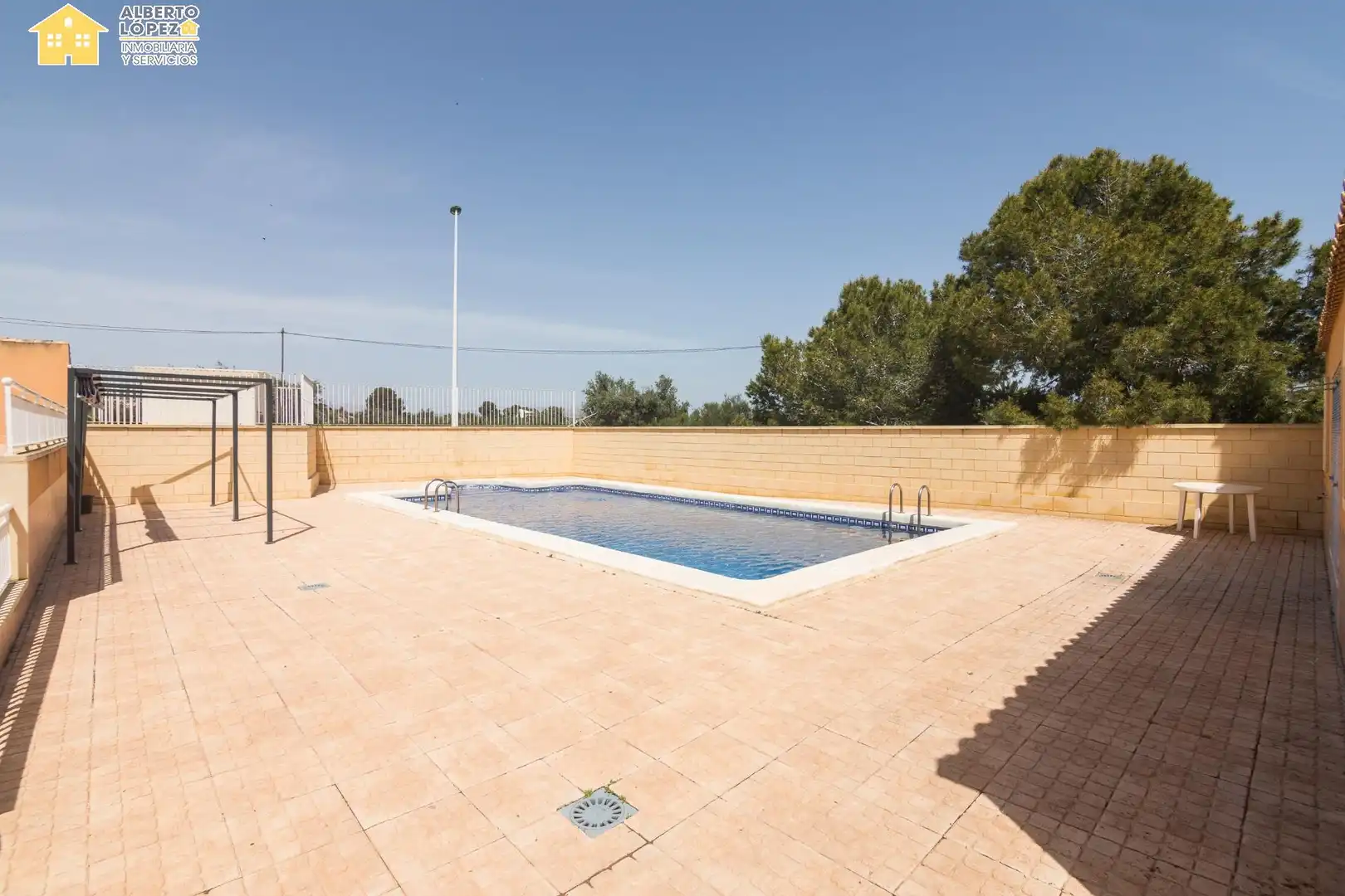 Piscina de Casa adosada en venta en Elche / Elx con Aire acondicionado, Calefacción y Balcón