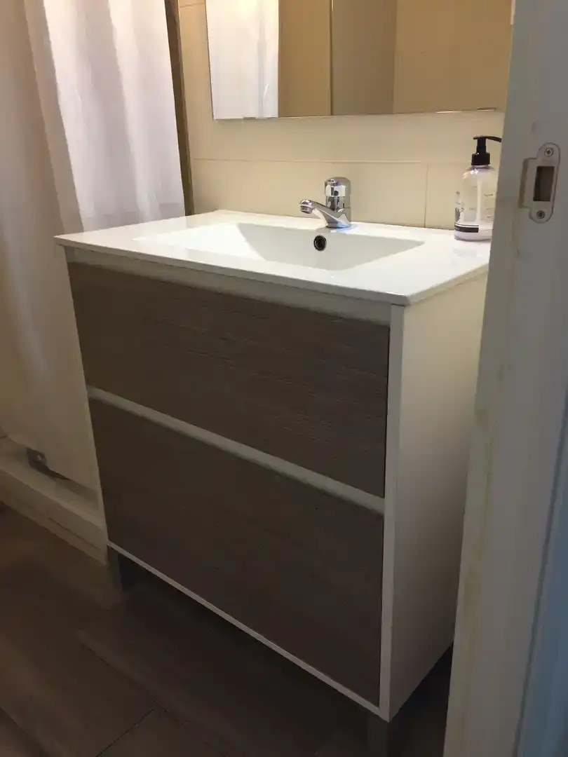 Bathroom of Study for rent in Vélez-Málaga  with Air Conditioner, Private garden and Parquet flooring