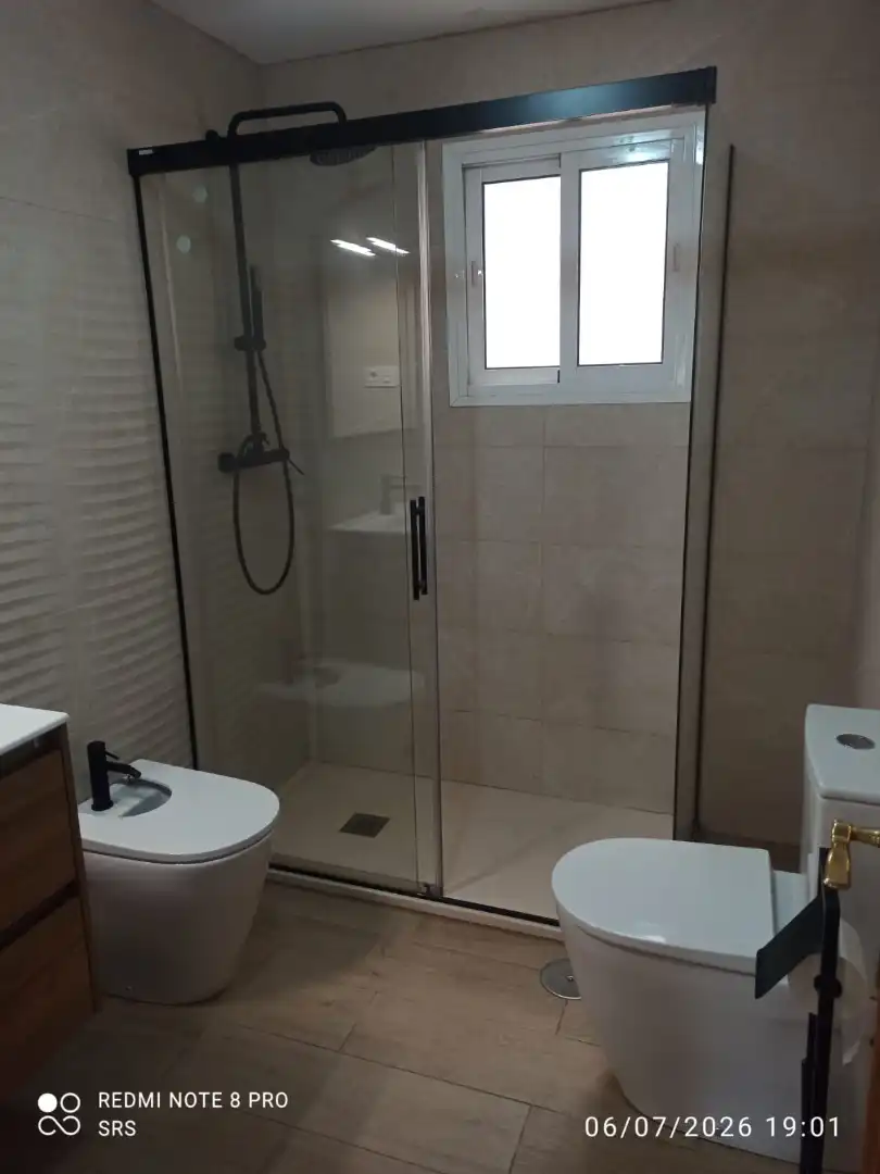 Baño de Piso de alquiler en Málaga con Aire acondicionado, Terraza y Amueblado