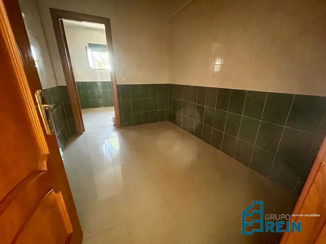 Bathroom of Commercial properties for rent in Recas