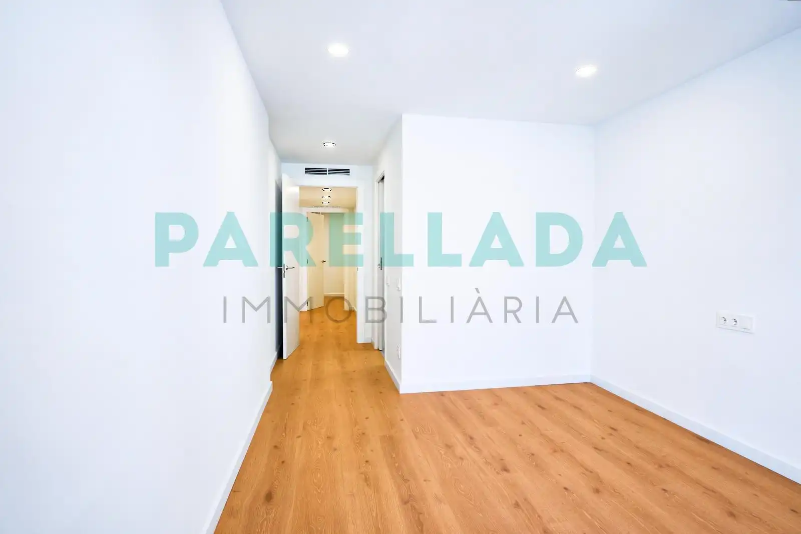 Flat for sale in Badalona  with Air Conditioner, Heating and Parquet flooring