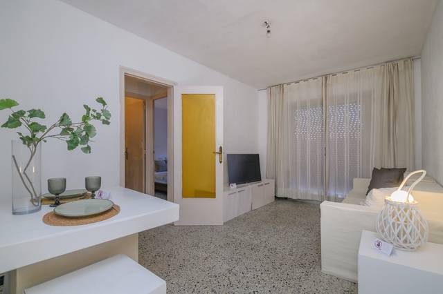 Piso en Venta en Sant Feliu de Llobregat - CL CONSTITUCIO en La Salut