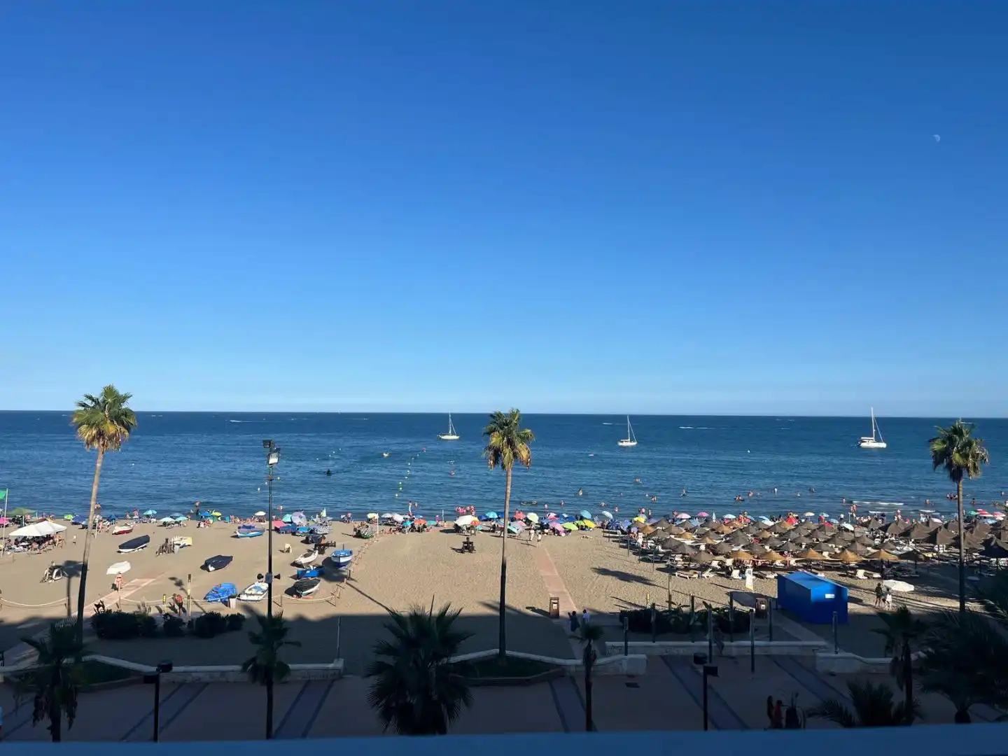 Außenansicht von Wohnungen zur Miete in Playa de los Boliches
