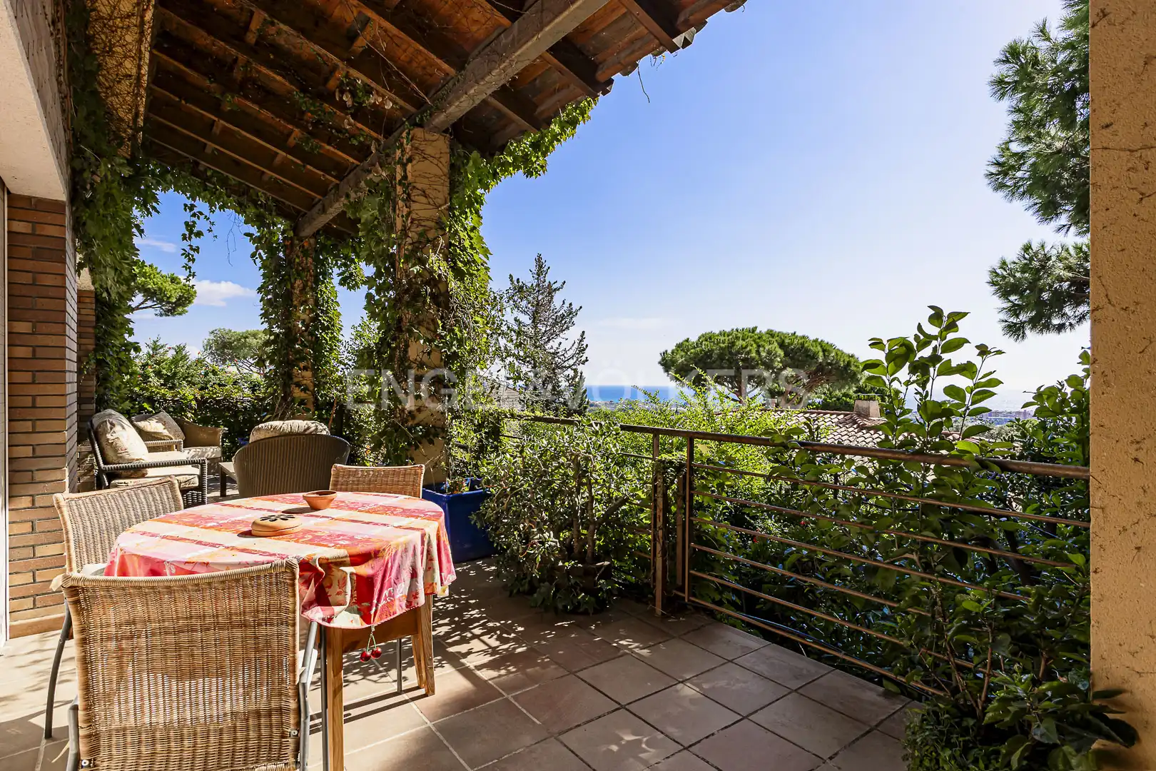 Terrassa de Casa o xalet en venda en Cabrils amb Aire condicionat, Calefacció i Jardí privat