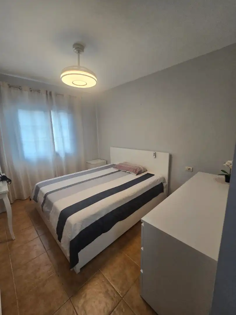 Schlafzimmer von Erdgeschoss zum Verkauf in San Miguel de Abona mit Privatgarten, Möbliert und Ofen