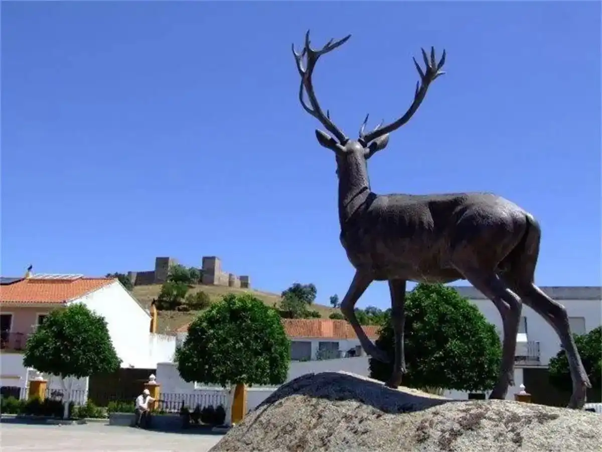 Vista exterior de Pis en venda en El Real de la Jara amb Aire condicionat, Jardí privat i Parquet