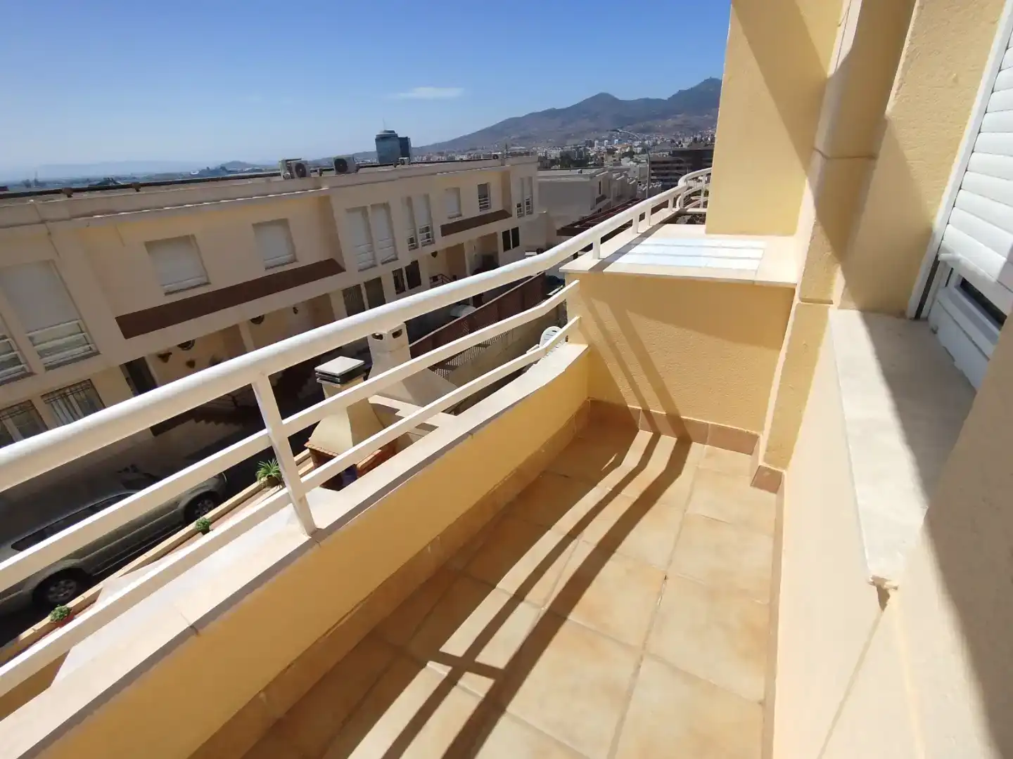 Terrassa de Casa o xalet en venda en  Melilla Capital amb Aire condicionat, Piscina i Balcó