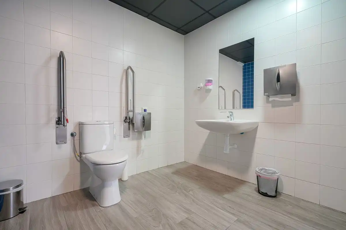Badezimmer von Gebäude zum Verkauf in Madrid