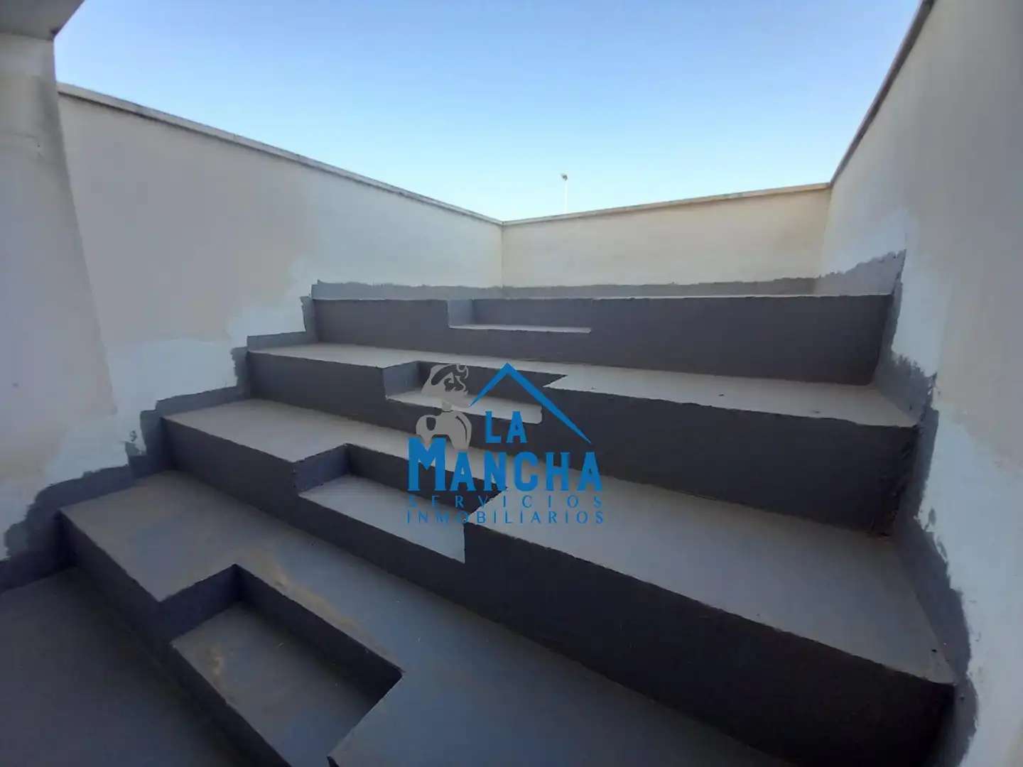 Terrassa de Casa adosada en venda en Madrigueras amb Calefacció, Terrassa i Traster