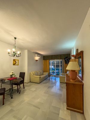 Sala d'estar de Pis en venda en Mijas amb Balcó