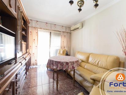 Living room of Flat for sale in  Córdoba Capital  with Air Conditioner, Heating and Terrace