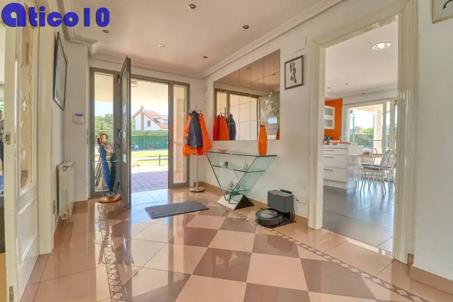 Casa o chalet en venta en Gijón  con Calefacción, Jardín privado y Parquet