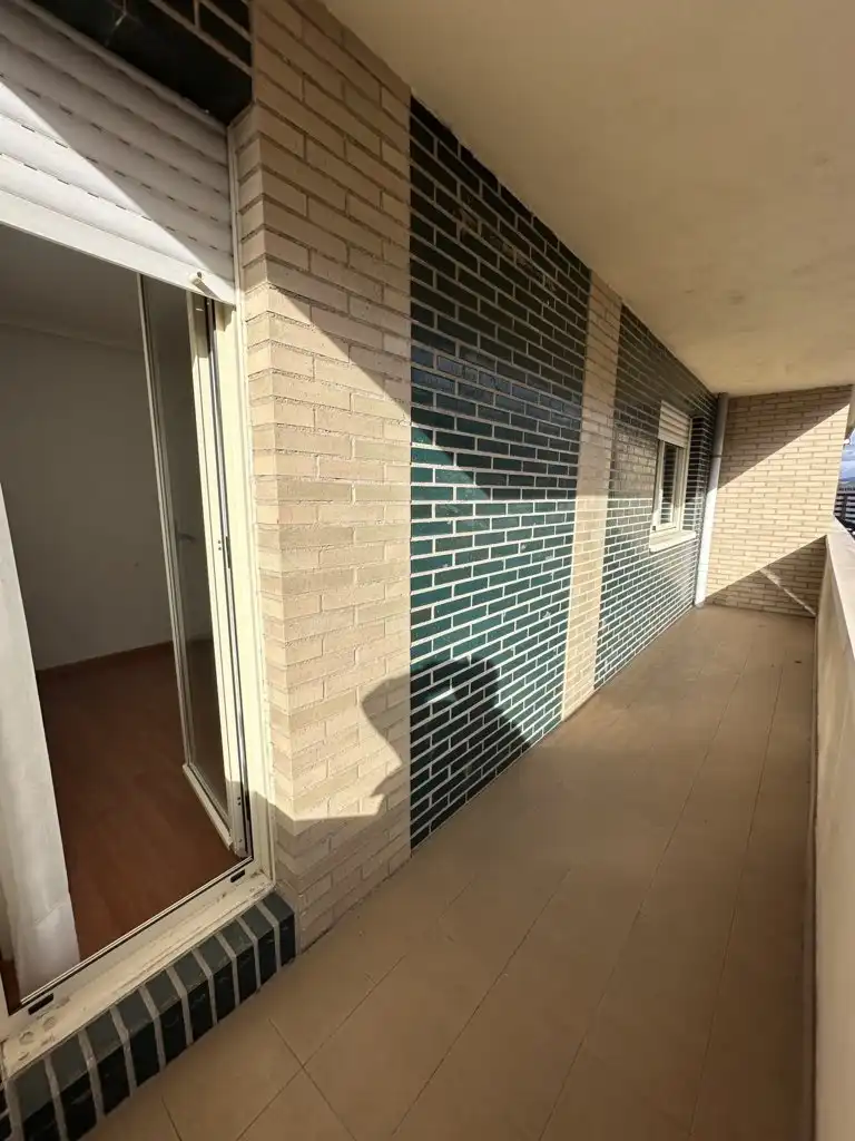 Vista exterior de Piso en venta en  Logroño con Calefacción, Parquet y Terraza