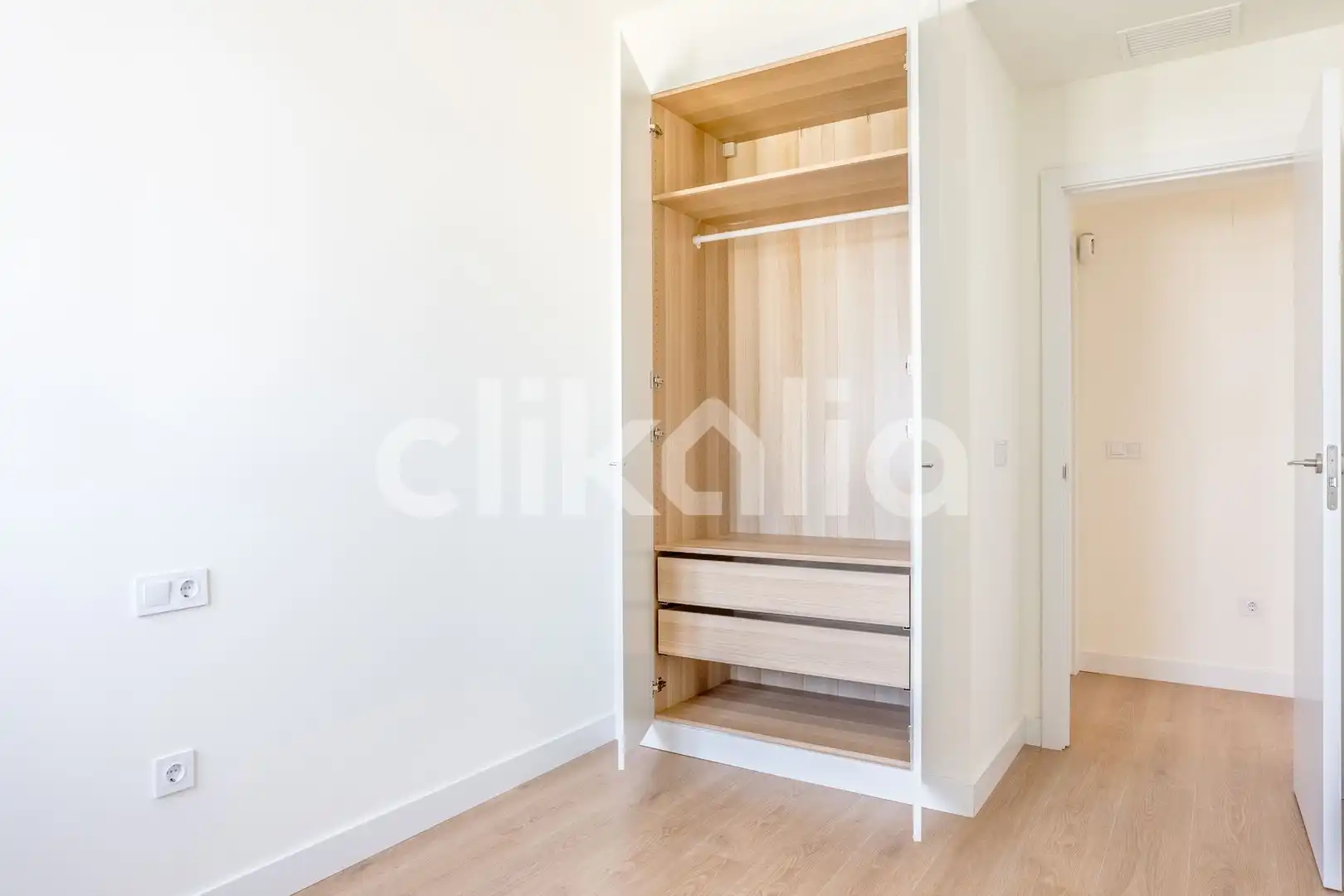 Habitación de Piso en venta en Sevilla con Aire acondicionado y Jardín privado