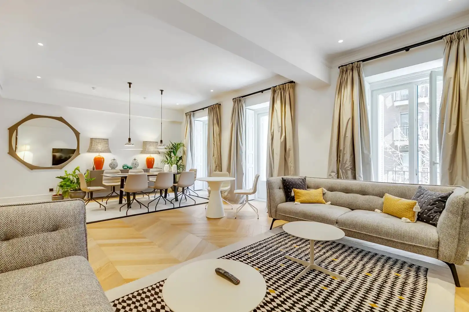 Living room of Flat for rent in Madrid  with Air Conditioner, Heating and Storage room