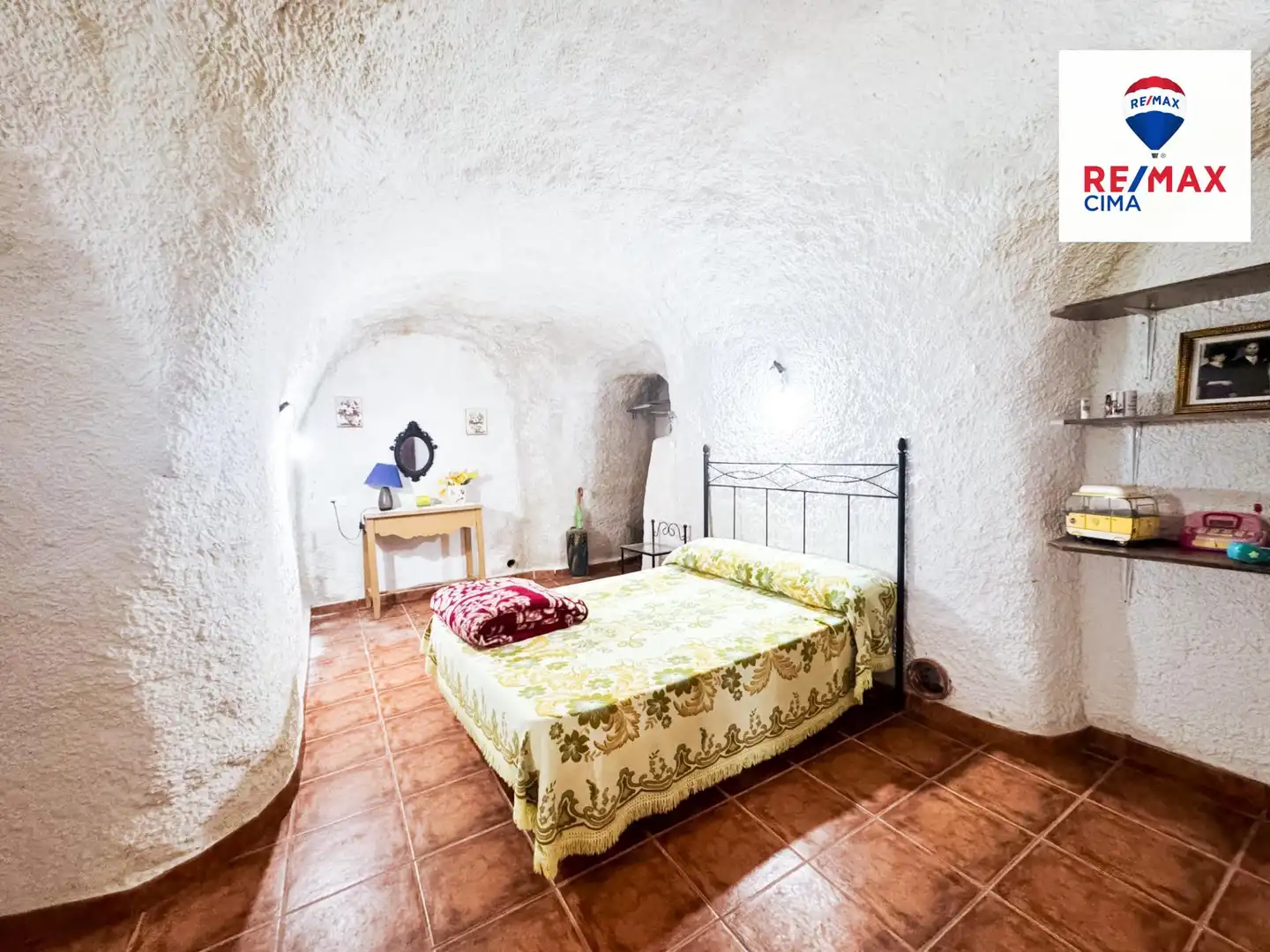 Dormitori de Casa o xalet en venda en Cuevas del Campo amb Terrassa i Moblat