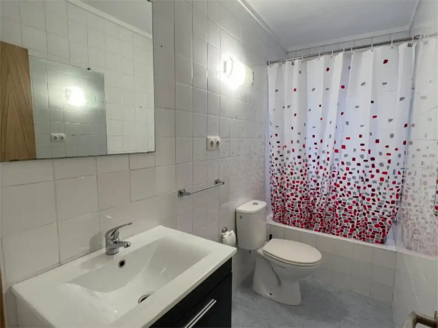 Badezimmer von Wohnung zur untervermieten in Versalles