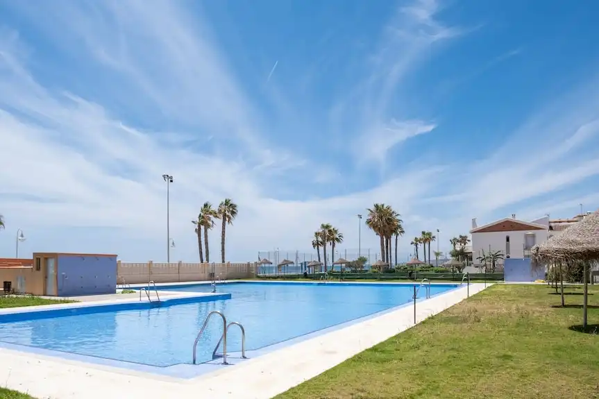 Piscina de Apartamento en venta en Algarrobo con Aire acondicionado, Terraza y Amueblado
