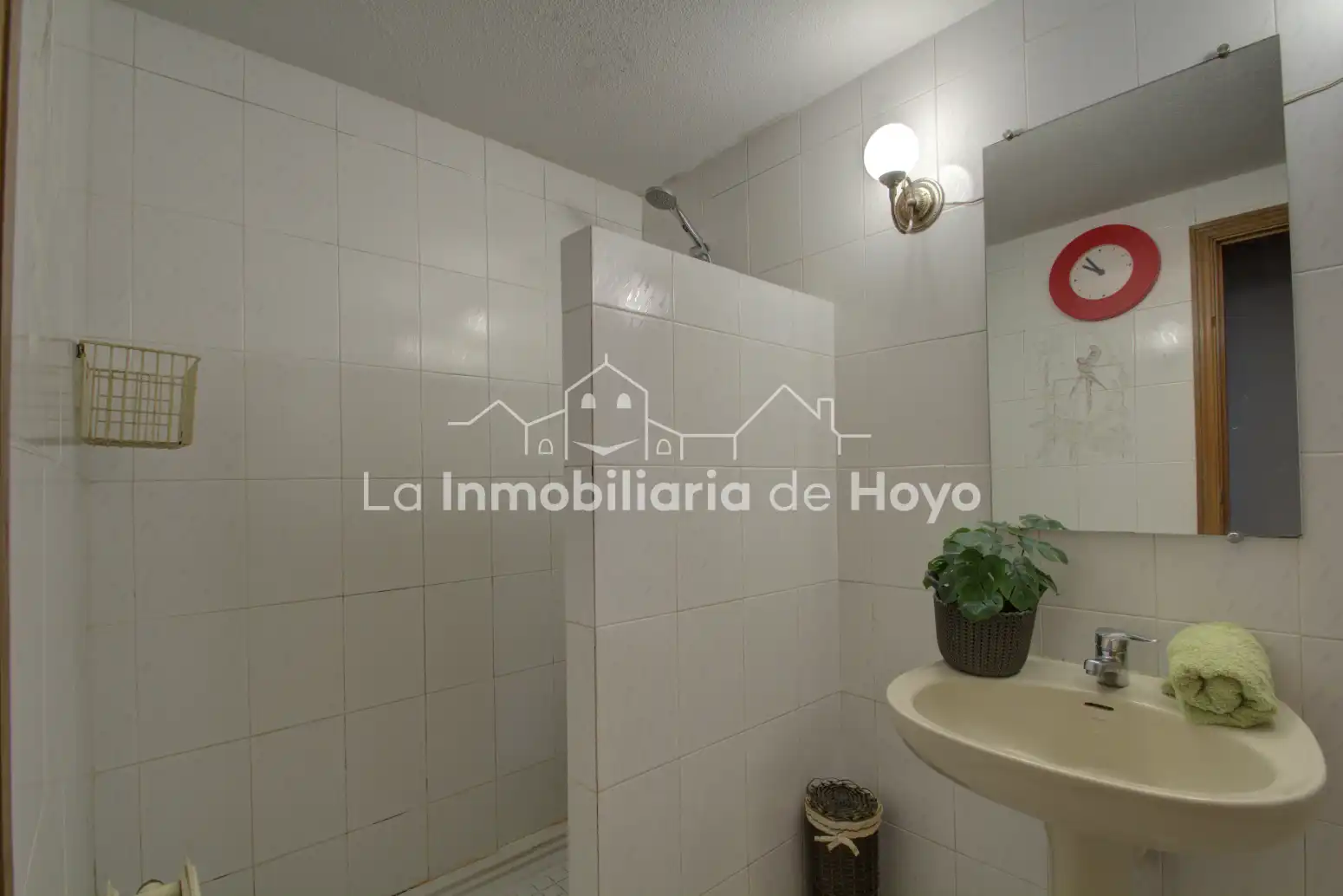 Wohnung zum Verkauf in Hoyo de Manzanares mit Heizung, Privatgarten und Abstellraum
