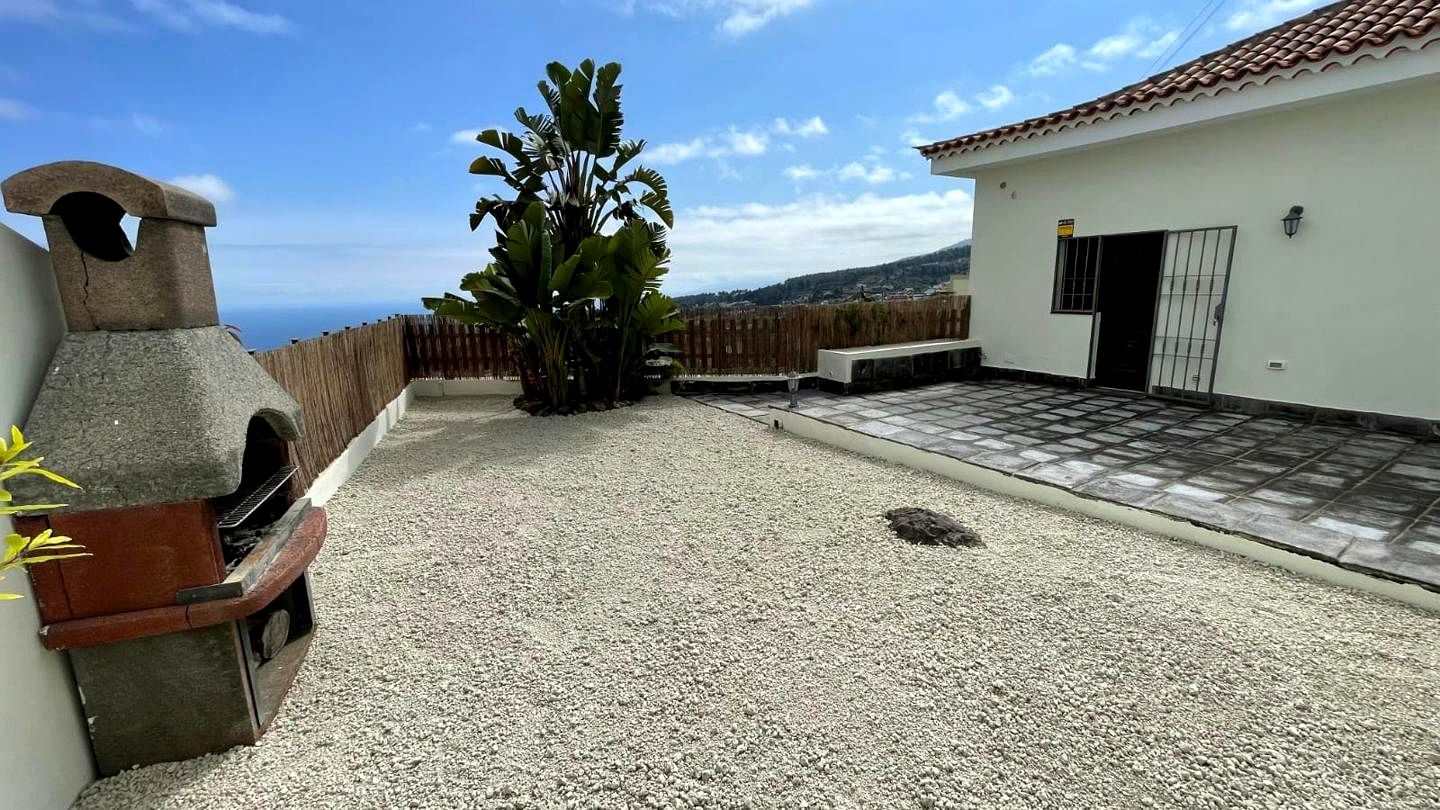 Vista exterior de Casa o xalet de lloguer en Icod de los Vinos amb Jardí privat i Terrassa