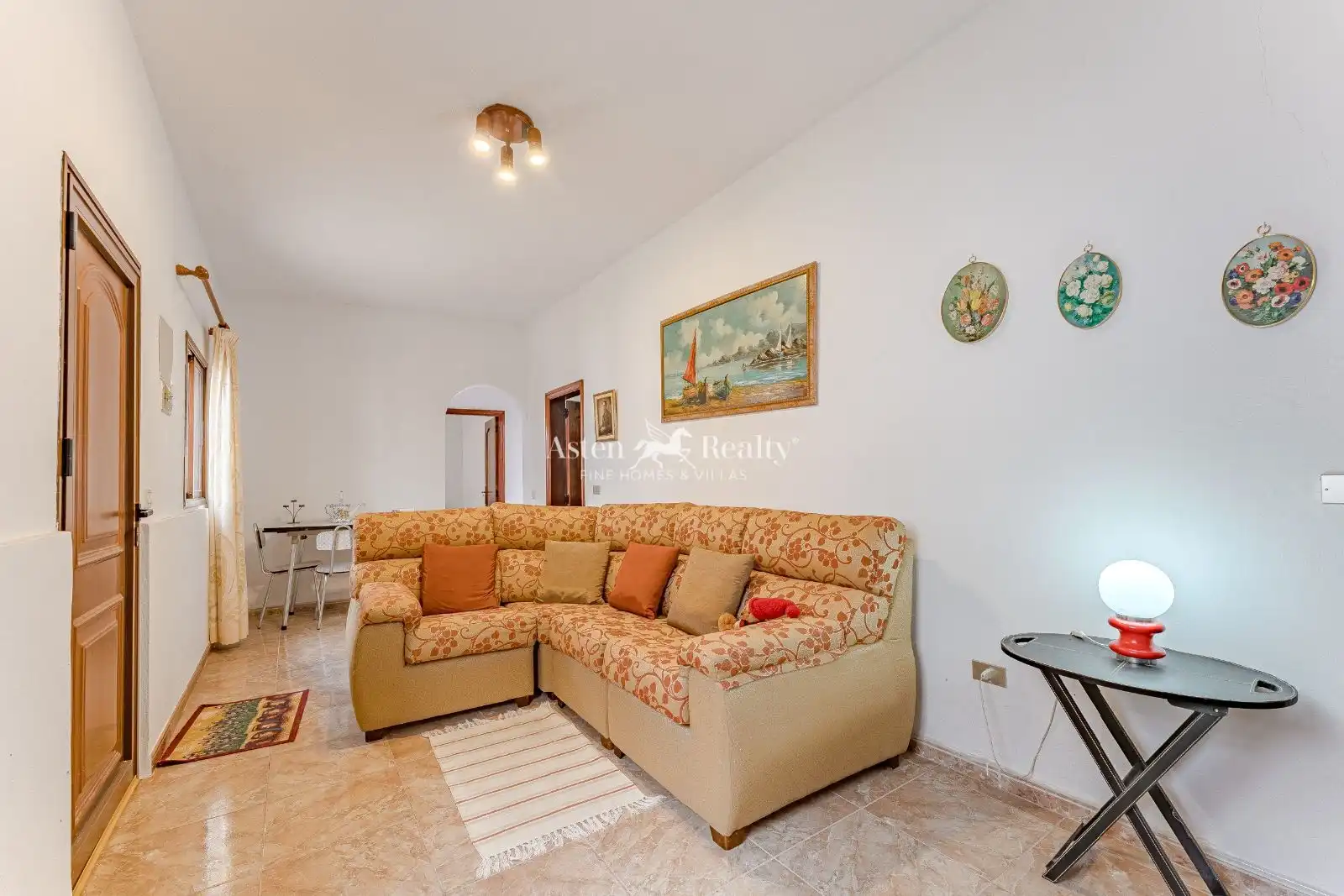 Sala d'estar de Casa o xalet en venda en Granadilla de Abona amb Jardí privat, Terrassa i Traster