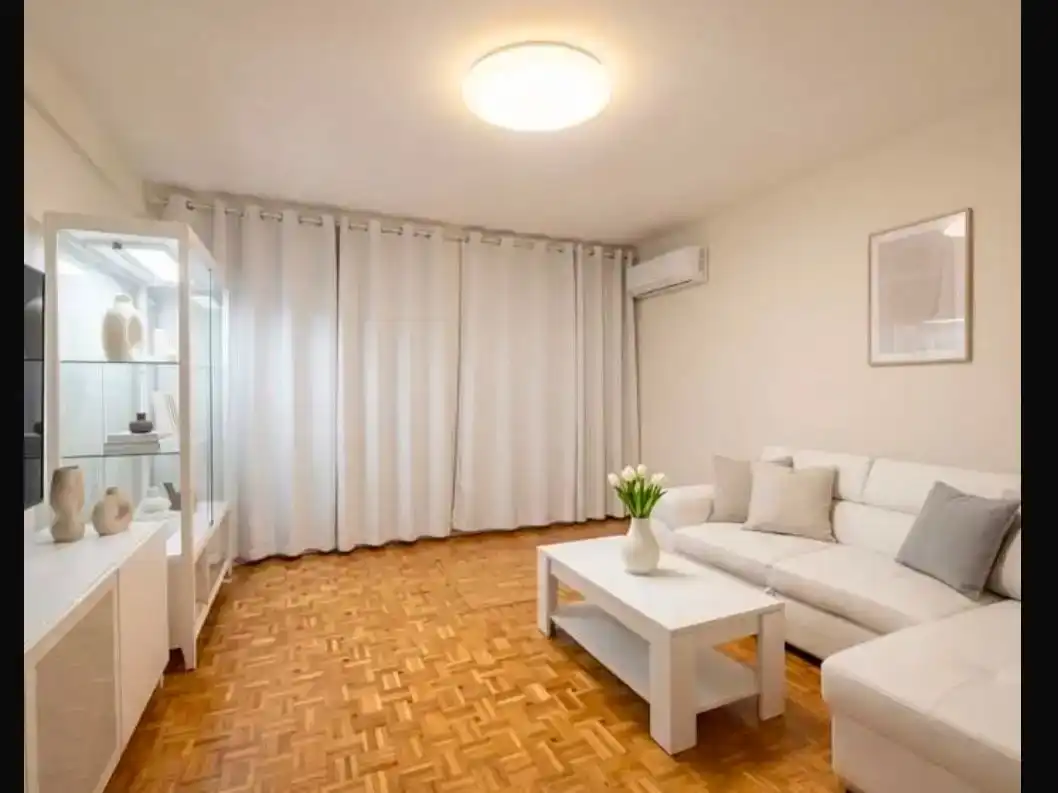 Sala d'estar de Pis en venda en Madrid amb Aire condicionat, Jardí privat i Parquet