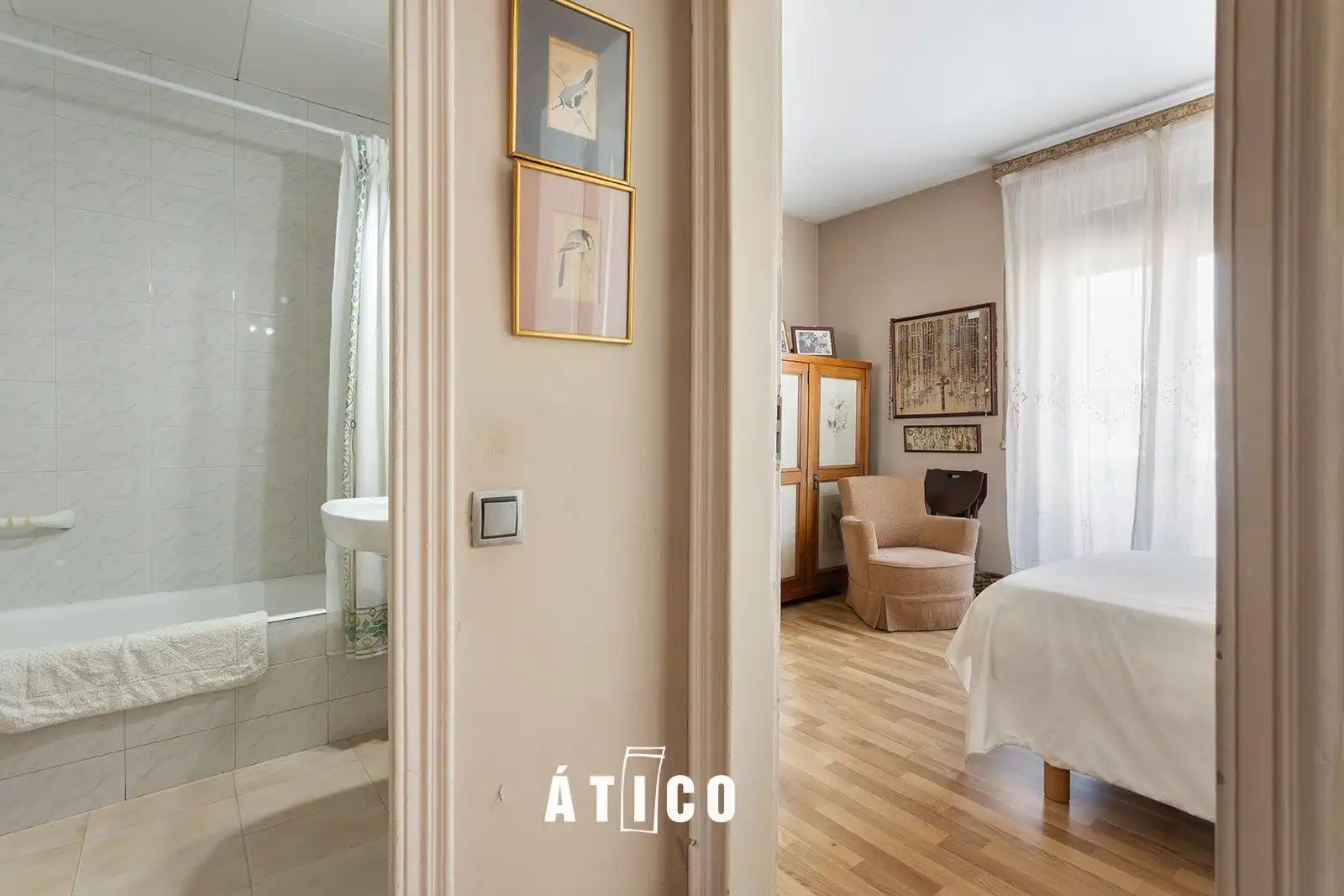 Dormitori de Àtic en venda en Barcelona amb Parquet, Terrassa i Traster