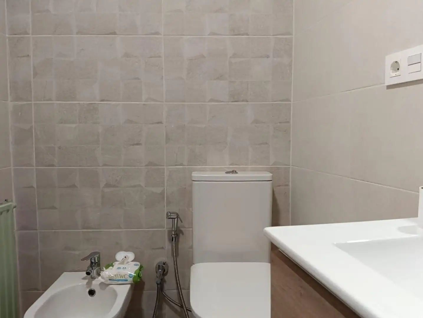 Baño de Piso de alquiler en Maracena con Calefacción, Terraza y Trastero