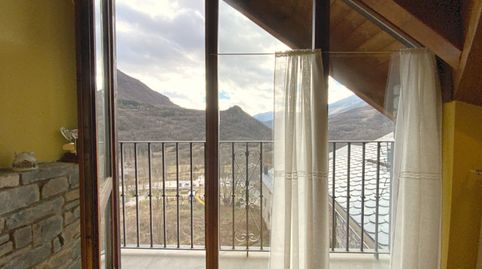 Foto 5 de Casa adosada en venta en Calle la Fuente, Sahún, Huesca