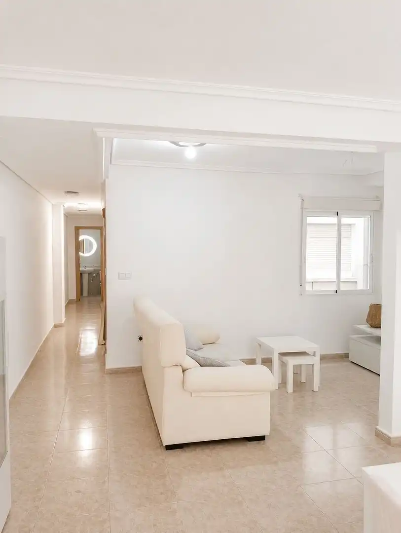 Wohnzimmer von Wohnung zur Miete in Torrevieja mit Klimaanlage, Heizung und Terrasse