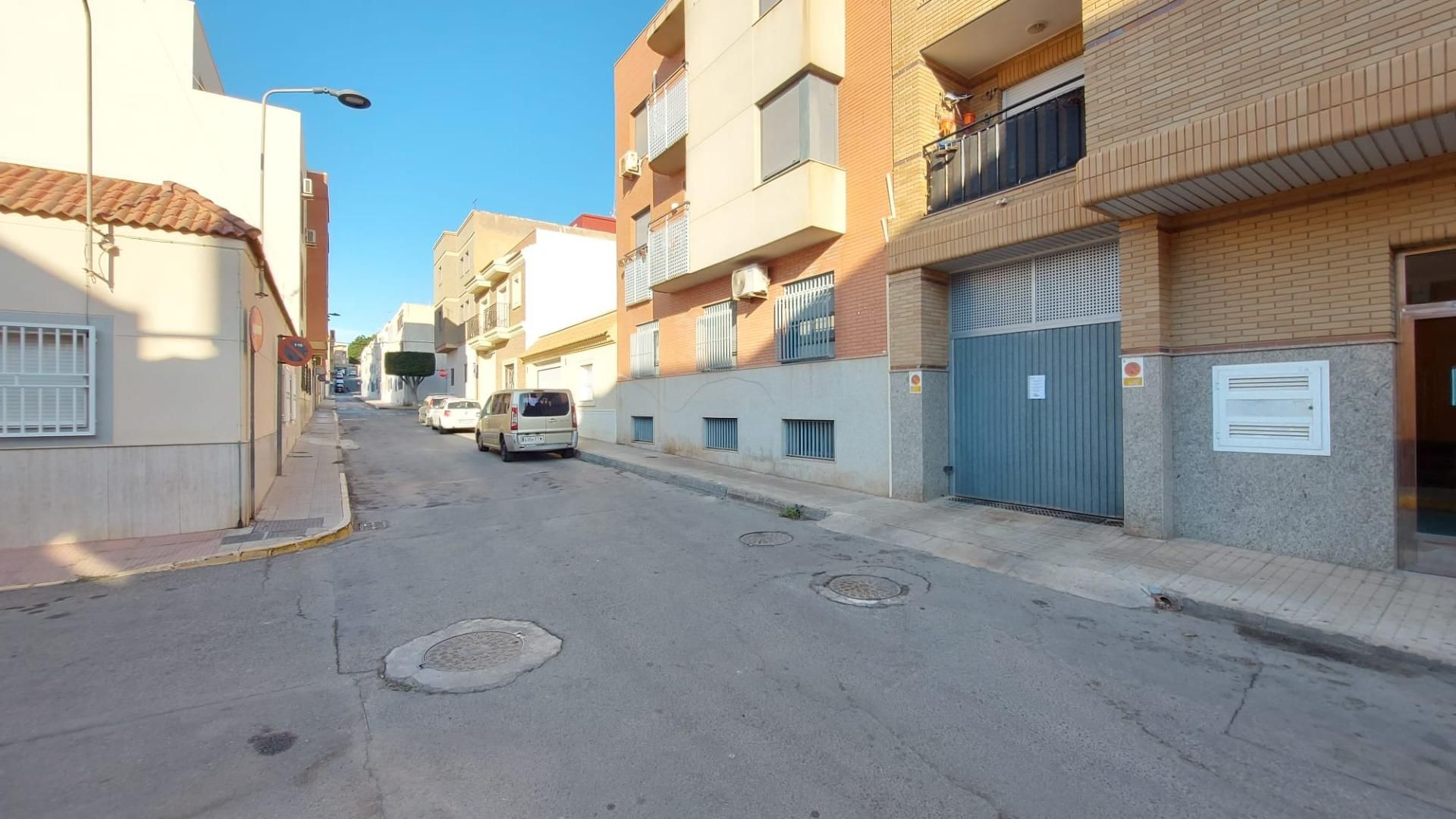Vista exterior de Garaje de alquiler en El Ejido
