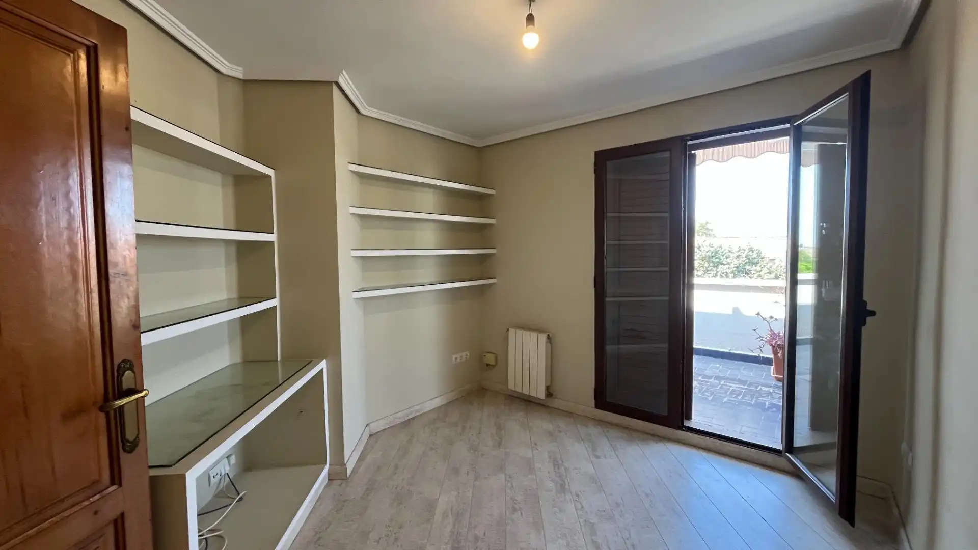 Schlafzimmer von Dachboden zur Miete in El Puig de Santa Maria mit Klimaanlage, Heizung und Terrasse
