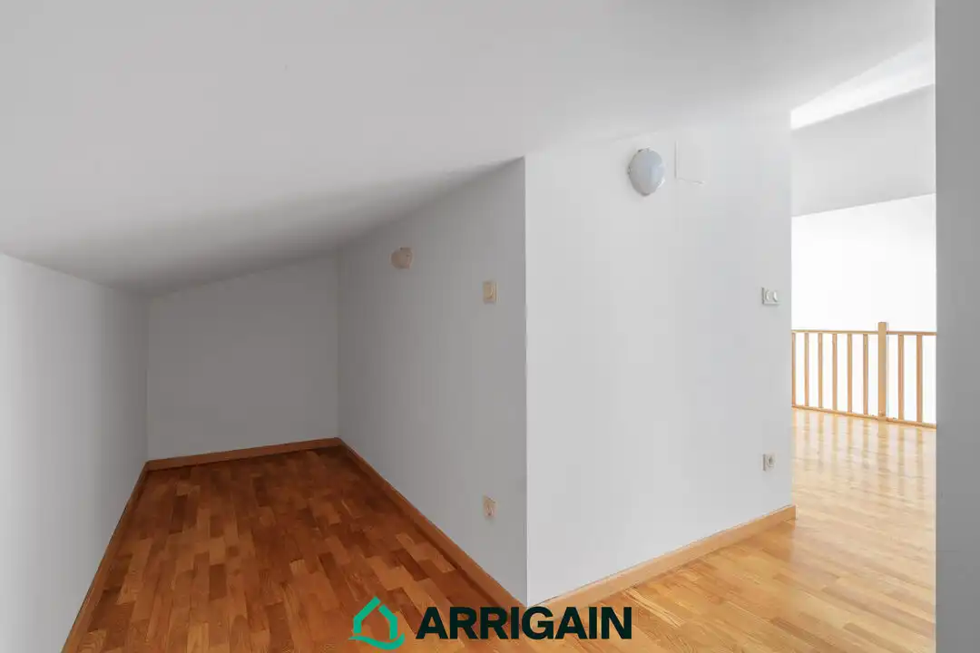 Habitación de Piso en venta en Donostia - San Sebastián  con Calefacción, Terraza y Alarma