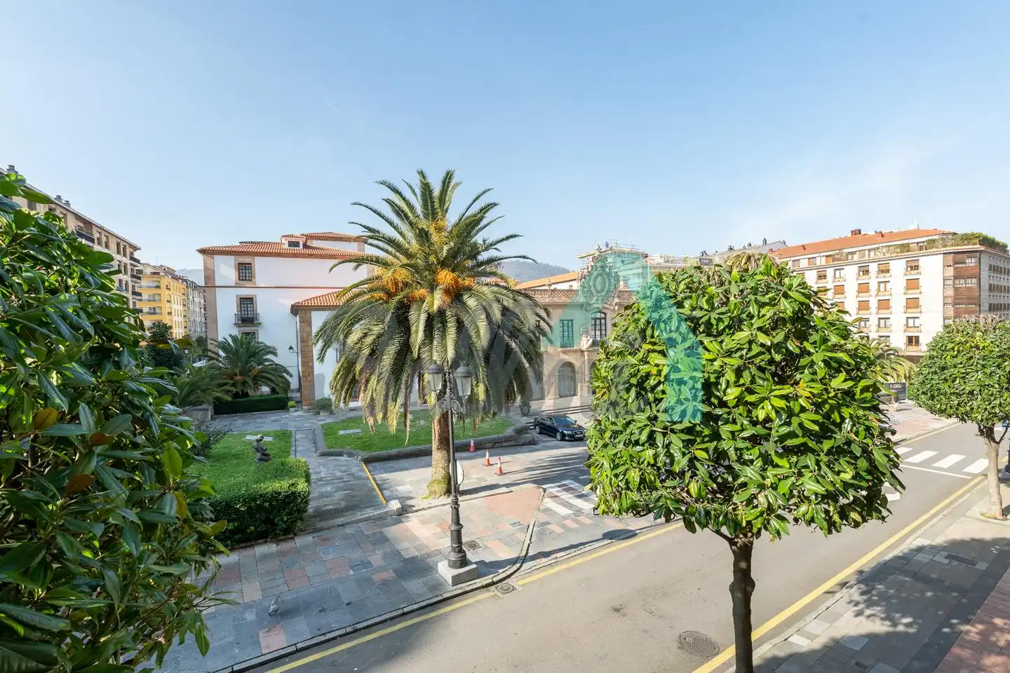 Vista exterior de Piso en venta en Oviedo  con Calefacción, Trastero y Balcón