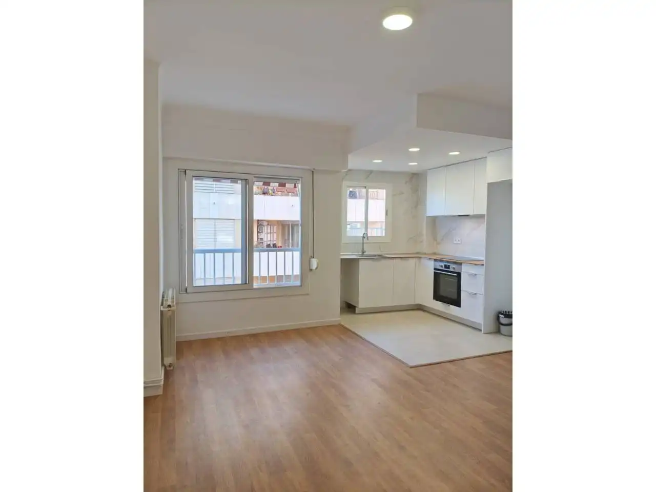 Piso en venta en Calle Poetessa Caparà, Sant Pere Nord