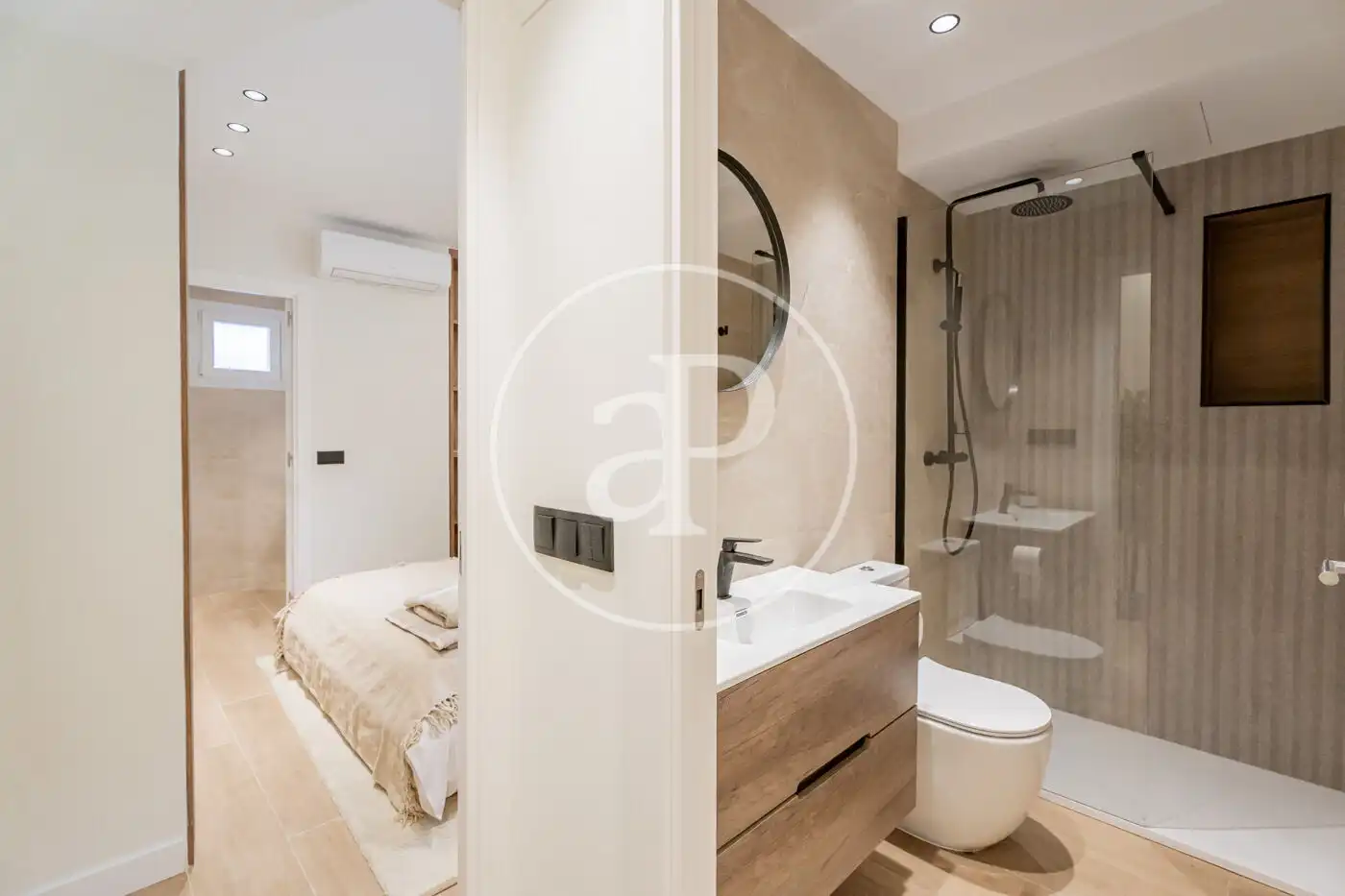 Bathroom of Flat for rent in Madrid  with Air Conditioner, Heating and Furnished
