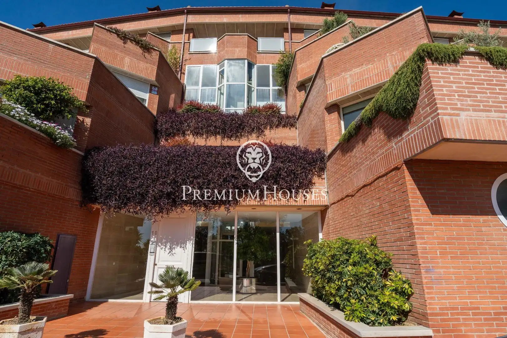Exterior view of Attic for sale in Sitges  with Heating, Private garden and Terrace