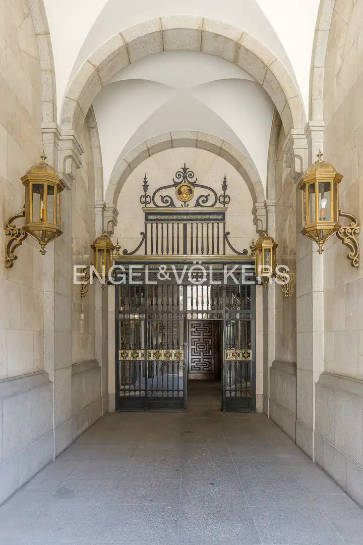 Flat for rent in Madrid  with Air Conditioner, Heating and Balcony